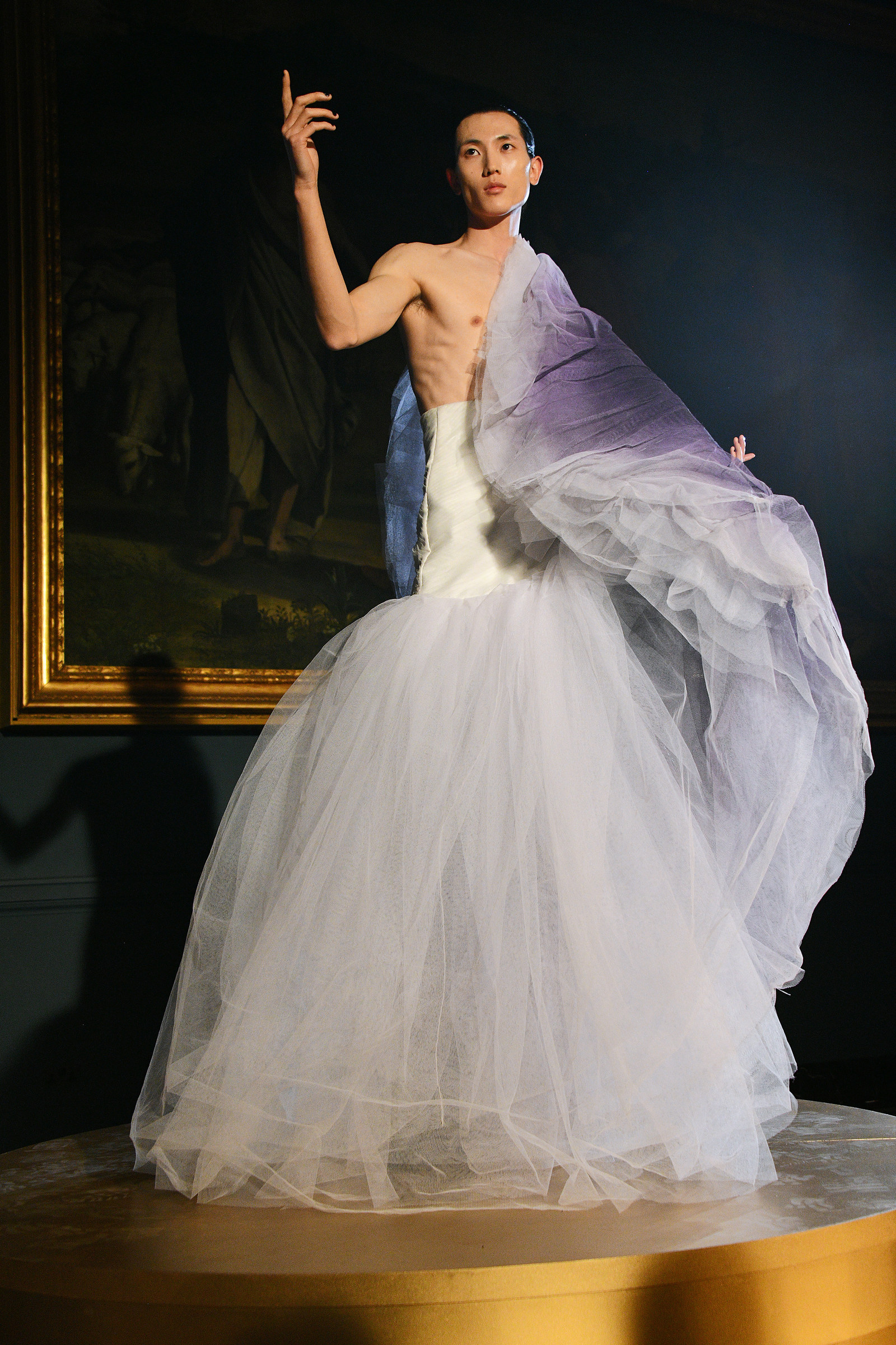 Harris Reed — V&A Fashion in Motion F/W 22