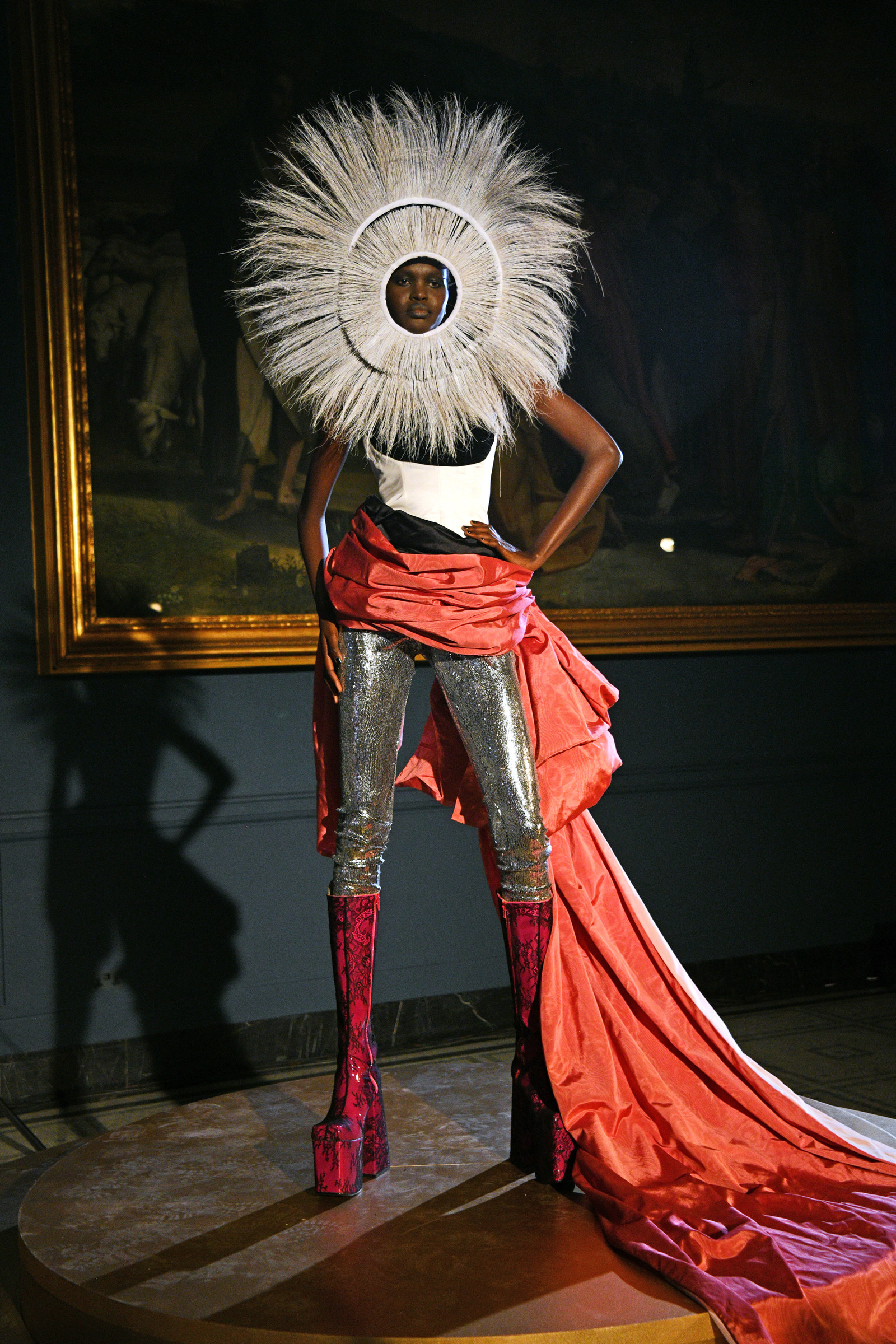 Harris Reed — V&A Fashion in Motion F/W 22