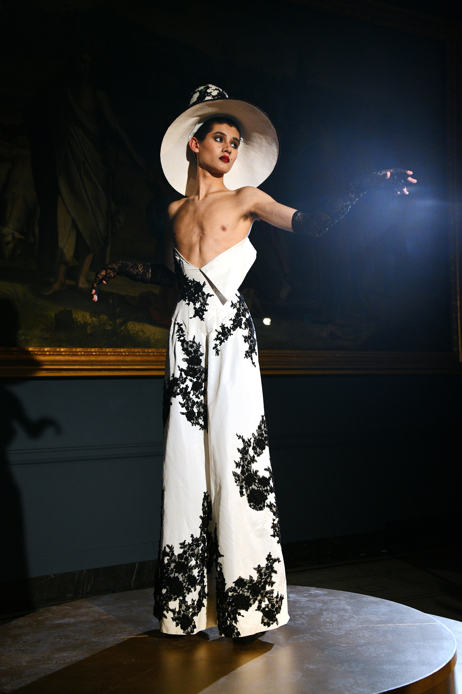 Harris Reed — V&A Fashion in Motion F/W 22